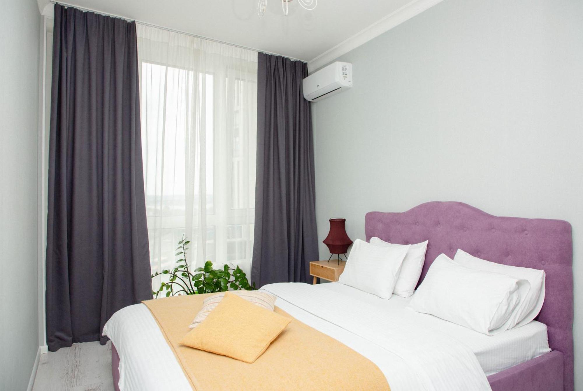 Slavutich Apartment Number 3 เคียฟ ภายนอก รูปภาพ